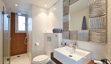 Resa Estates Ibiza te koop penthouse Marina botafoch for sale Ibiza bathroom .jpeg